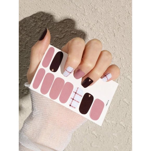 Plaid Print Press On Nail Wrap - Picture 3 of 4